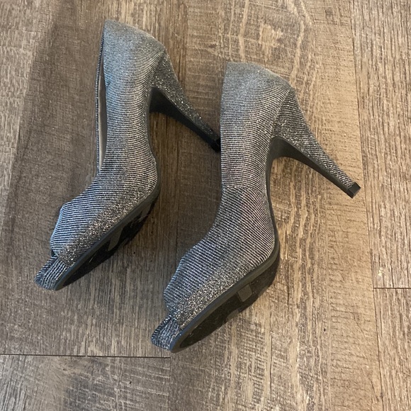 Fergaliciois Sparkle Heels with peep toe - Picture 4 of 4